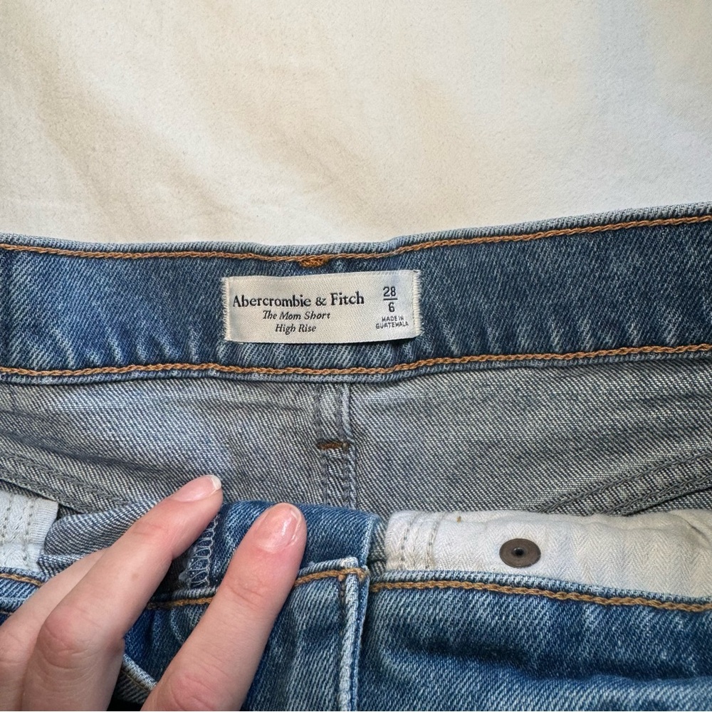 A&F High Rise Mom Short - Picture 4 of 5